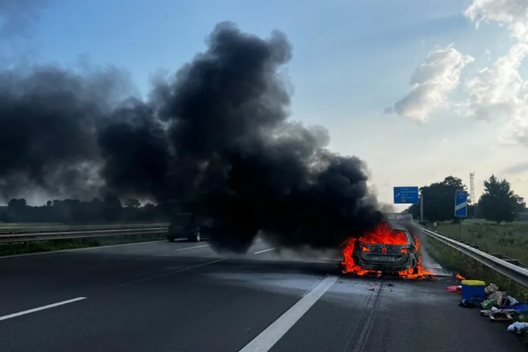 A1 Bockel NI – Teilsperrung der Autobahn nach Brand von Pkw