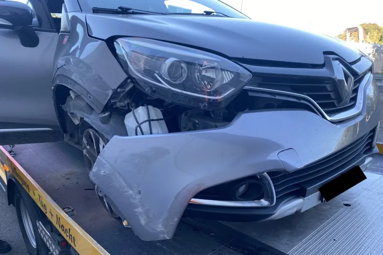 Neuhausen am Rheinfall SH - Galgenbucktunnel nach Unfall gesperrt 