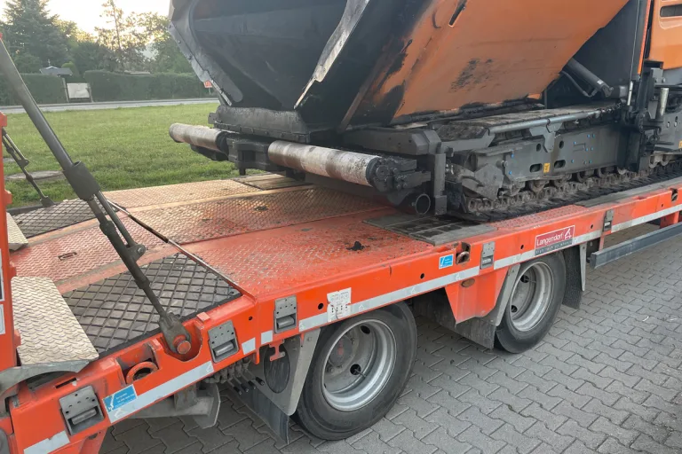 B7 Erfurt TH – Polizei stoppt Lkw mit ungesicherter Baumaschine