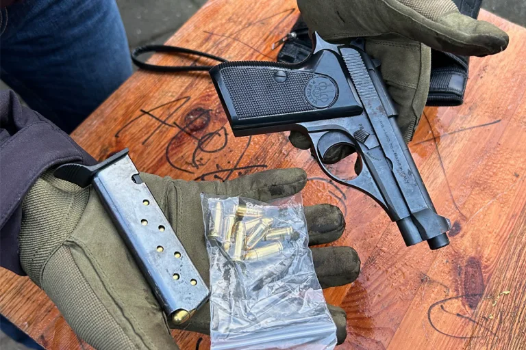 Bewaffnete Drogenbande zerschlagen – Fünf Festnahmen