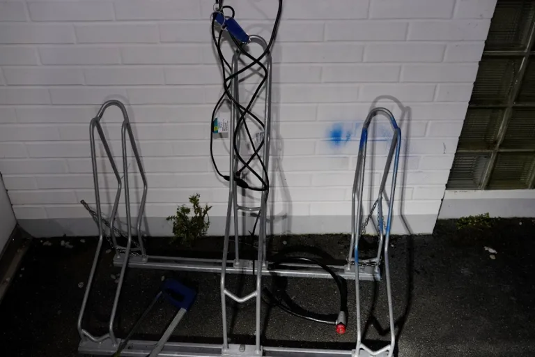 Flüelen SZ - Mutmassliche Velodiebe in flagranti erwischt