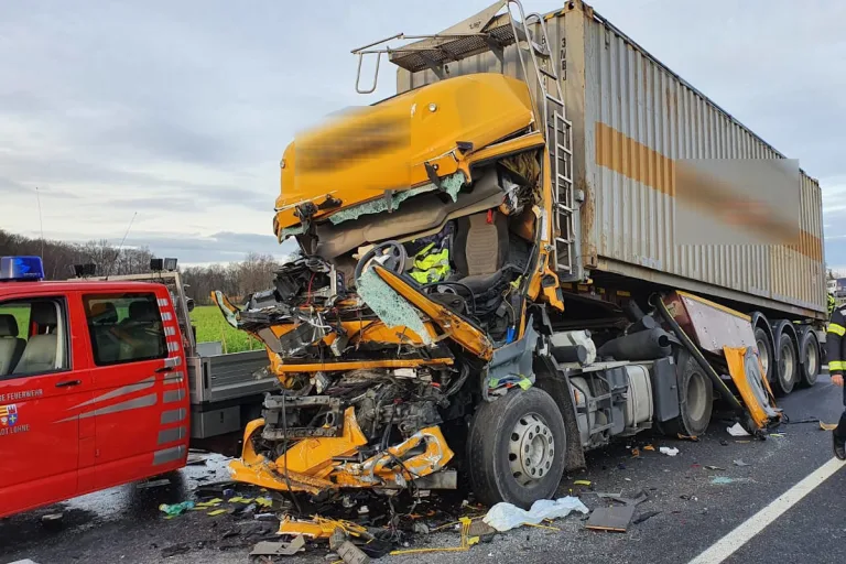 A1 Lohne-Dinklage – Vier Verletzte bei Unfall auf Autobahn
