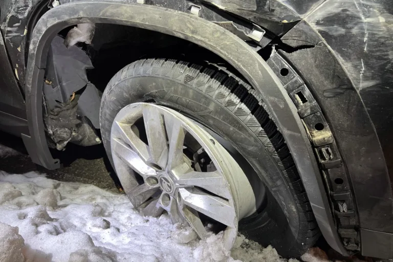 St. Gallen - Mehrere beschädigte Autos nach Selbstunfall - Fahrer nach Unfall in Panik geraten und abgehauen