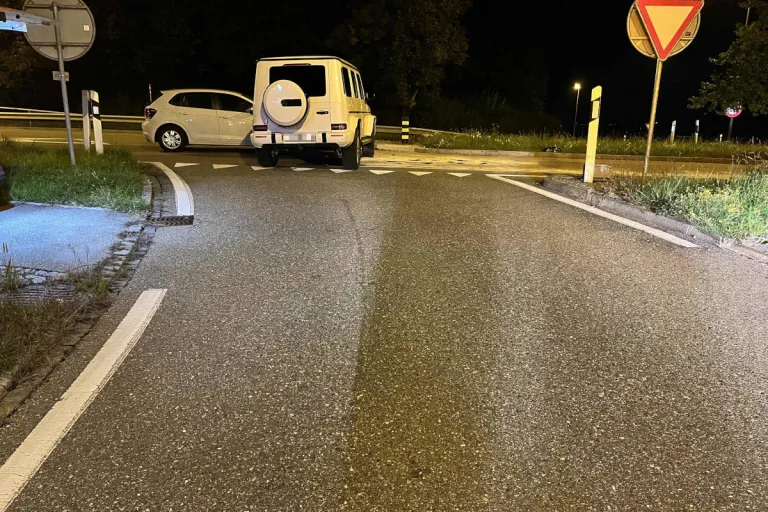 Mörschwil SG – Beim Linksabbiegen Auto übersehen