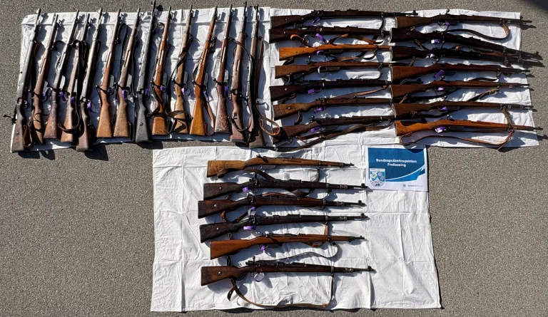 Bad Reichenhall – Bundespolizei stellt 34 Langwaffen sicher