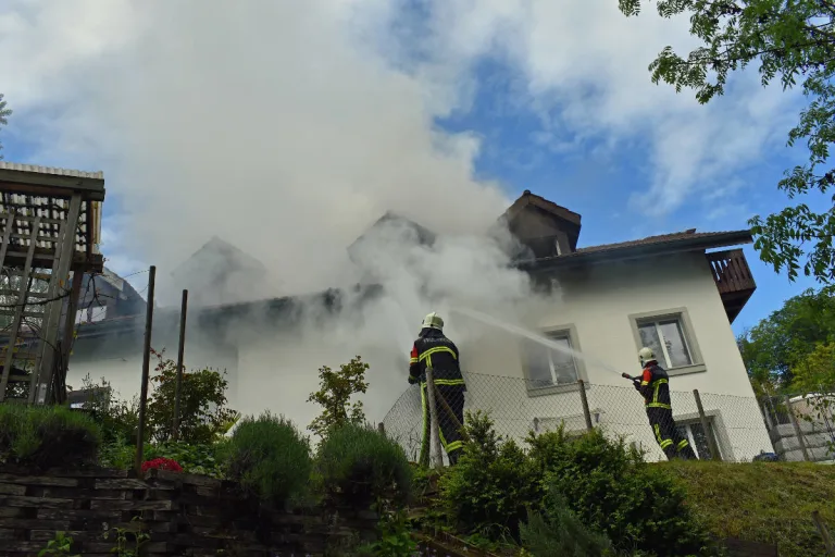 Hitzkirch LU – Brennende Kerze verursacht Wohnungsbrand
