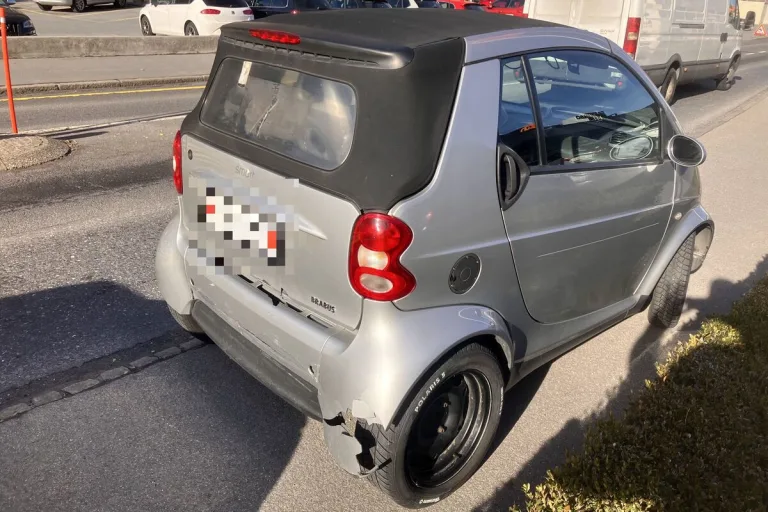 Netstal GL - Bremsmanöver zu spät bemerkt 