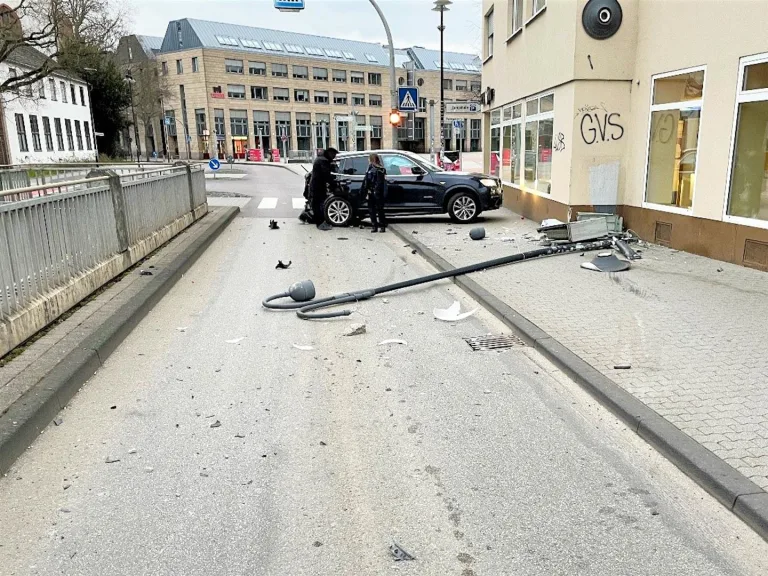 Trier: Schlägereien, Unfälle und vorbildliche Bürger – Das Einsatzwochenende der Polizei