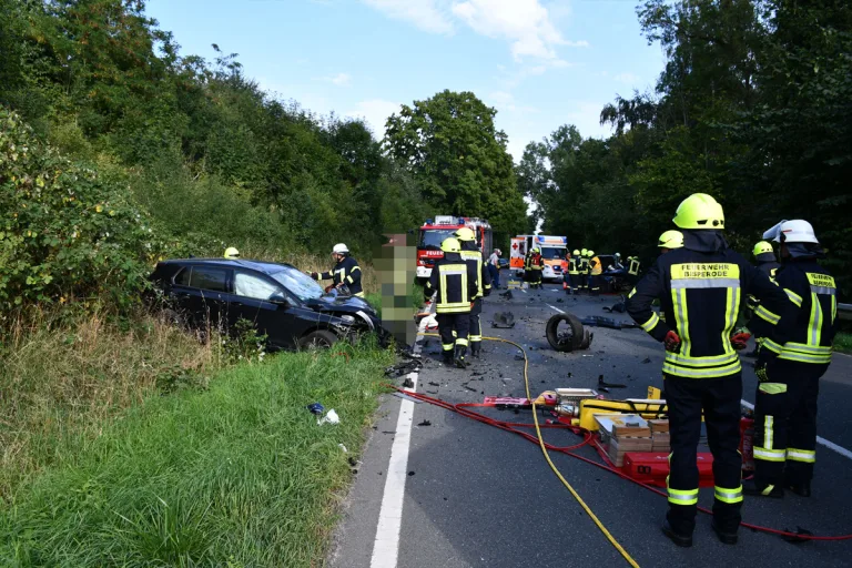 Bäntorf NI – Zwei Schwerverletzte nach Unfall im Gegenverkehr