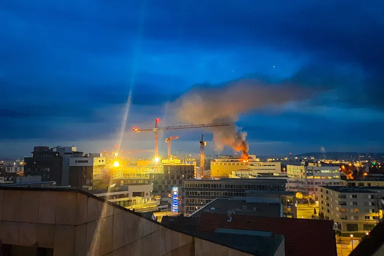 Böblingen – Wohnungsbrand im sechsten Obergeschoss