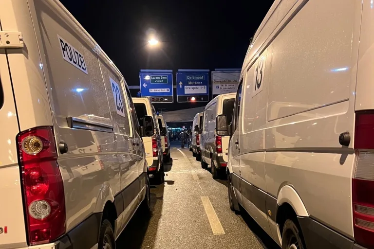 Basel-Stadt - Zusammenstoss nach Fussballspiel