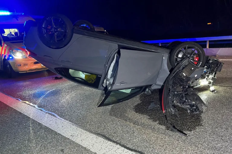 Auto überschlägt sich bei Selbstunfall auf A5 bei Biberist (SO)