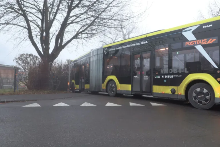Unfall in Wolfurt – Linienbus blockiert Kreuzung