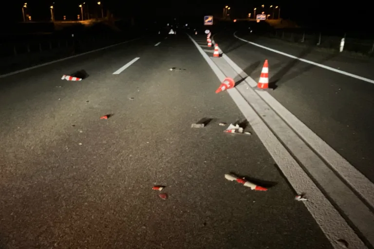 A5 Grenchen SO – Autofahrer kollidiert mit Leitkegeln und fällt mit Fahrweise auf 