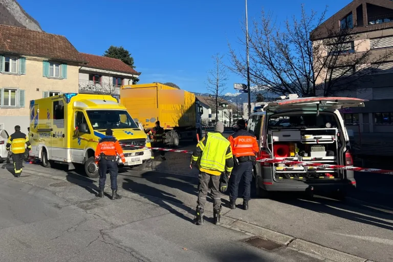 Drama in Sargans SG - 6-jähriges Kind wird von Lastwagenfahrer übersehen und erfasst - tot!