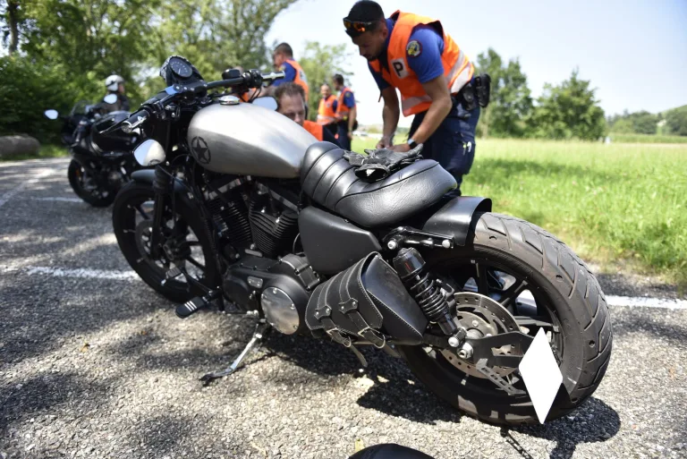 Kanton Zürich – Bei Verkehrskontrollen über 200 Fahrzeuge kontrolliert