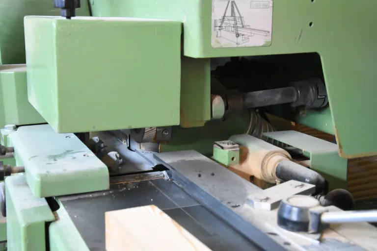 Weesen SG – Arbeitsunfall an Hobelmaschine