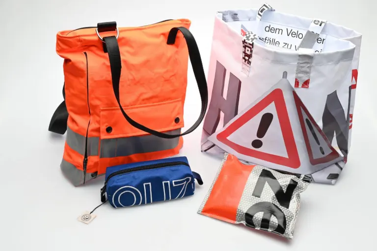 Kanton Zug – Upcycled Uniform – aus alt mach neu