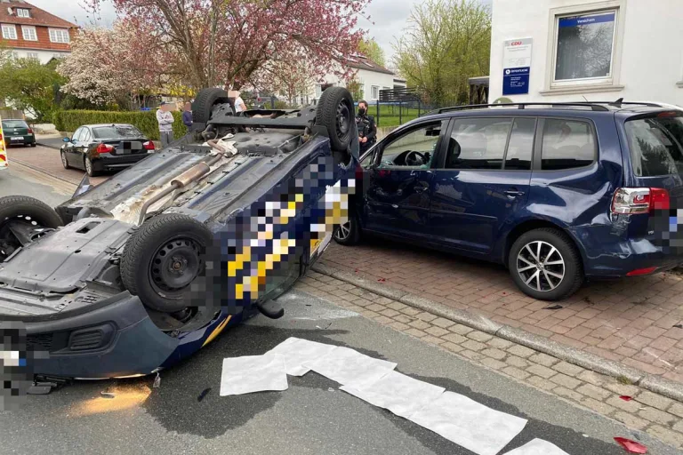 Helmstedt - Unfall in der Stadt - PKW überschlug sich