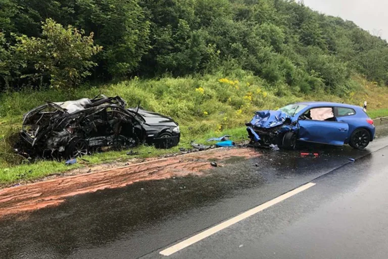 Horror-Crash in Irrhausen - 18-Jähriger kracht frontal in PKW - tot