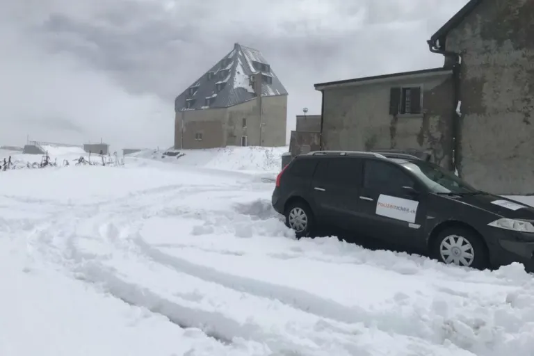 Kanton Uri - Erste geplante Hochwasserschutzmassnahmen sind eingeleitet - Drei Pässe wegen Schneefalls bereits gesperrt!