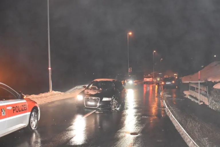Klosters GR – Grosser Sachschaden bei Verkehrsunfall