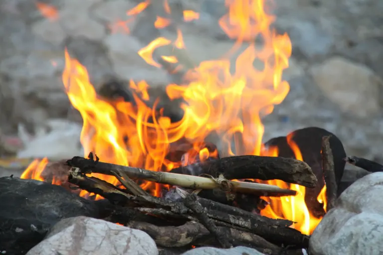 Oberriet SG – Jugendliche durch Unfall an Feuerstelle verletzt