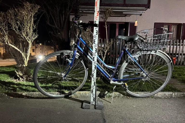 St.Gallen - Velofahrerin nach Kollision auf den Kopf gestürzt