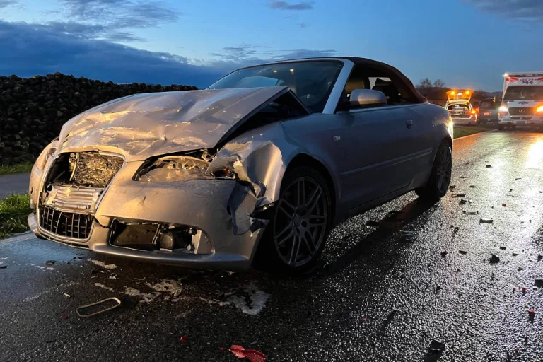 Bürglen TG – 19-Jährige kracht mit Audi auf stehendes Fahrzeug