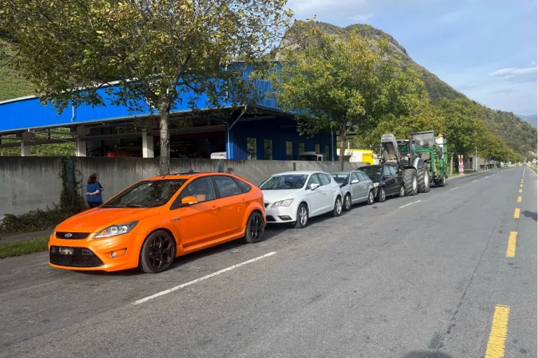 Sargans SG - Zwei Verletzte nach Auffahrkollision mit fünf Fahrzeugen