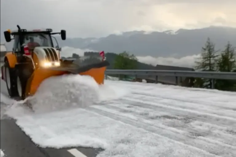 Unwetter - Alarm:  Heftige Gewitter mit Sturmböen und Hagel  in der zweiten Tageshälfte!