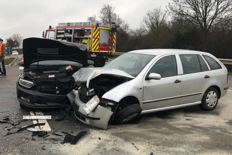 Monsheim - Verkehrsunfall mit drei Verletzten
