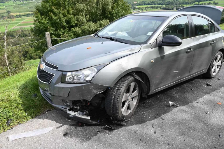 Pfäfers SG - Frontalkollision zwischen Auto und Motorrad