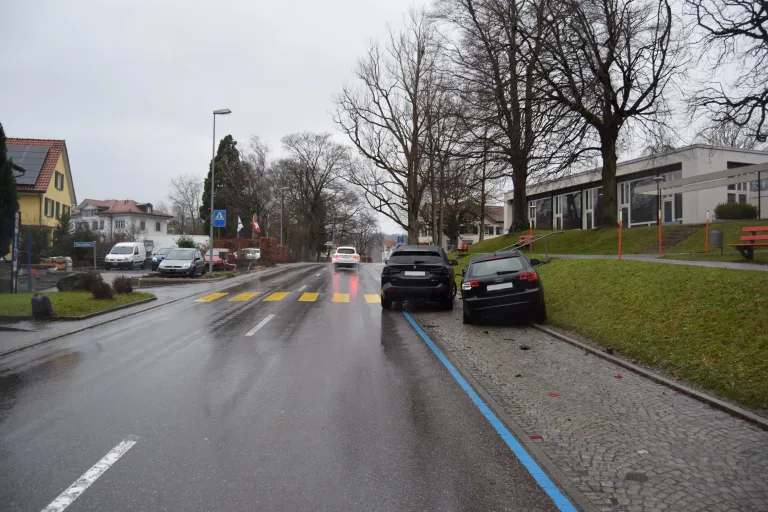 Heiden AR – Mit parkiertem Fahrzeug kollidiert