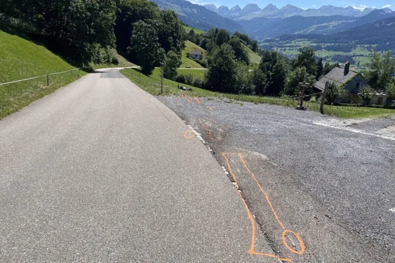 Krummenau SG – Sturz in Kurve - Motorradfahrer verletzt sich bei Unfall