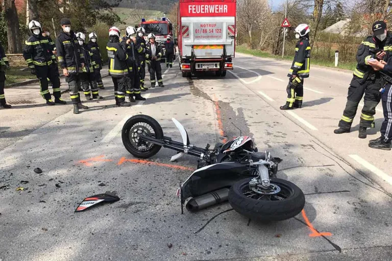 Perchtoldsdorf - 25-jähriger Biker nach Unfall verletzt