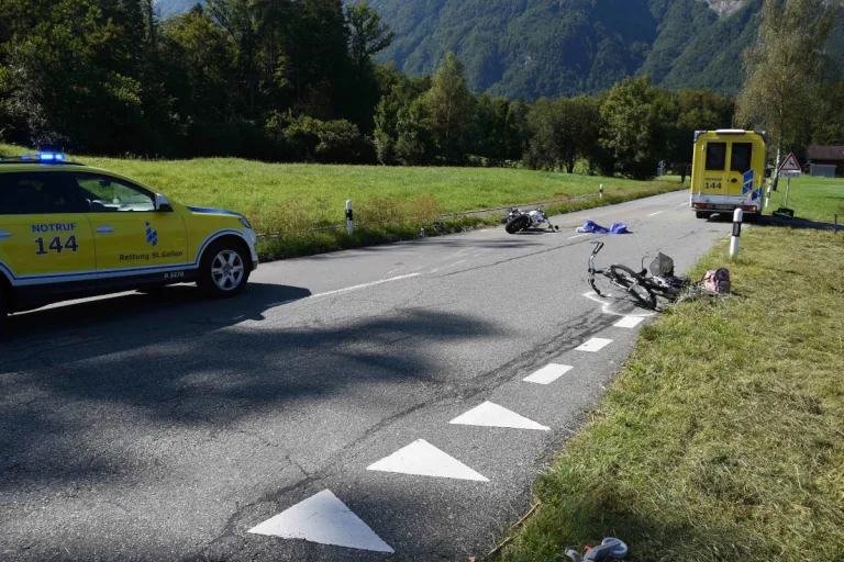 Salez SG – E-Bike-Lenkerin missachtet Vortritt und wird schwer verletzt