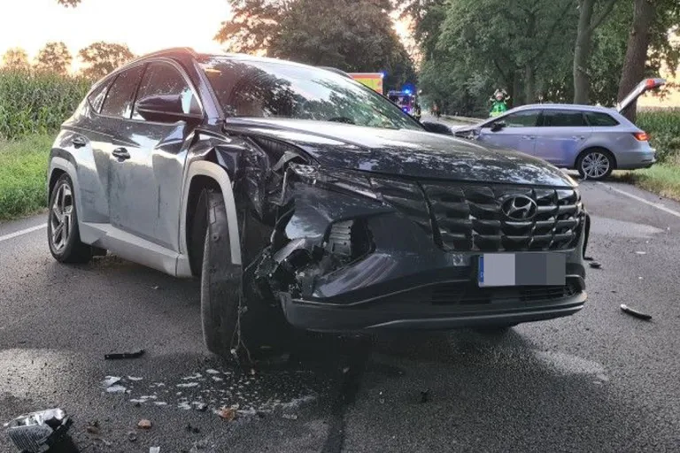 Düdenbüttel NI – Zwei Autofahrerinnen bei Unfall verletzt
