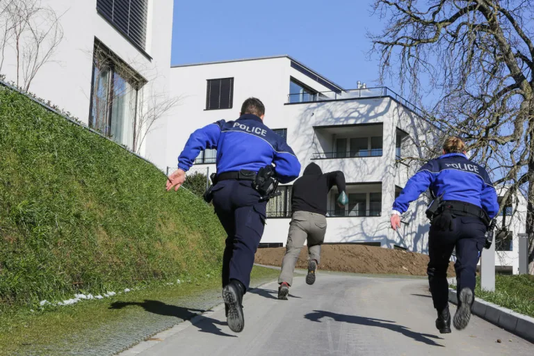 Villarbeney FR – Aufklärung mehrerer Einbrüche