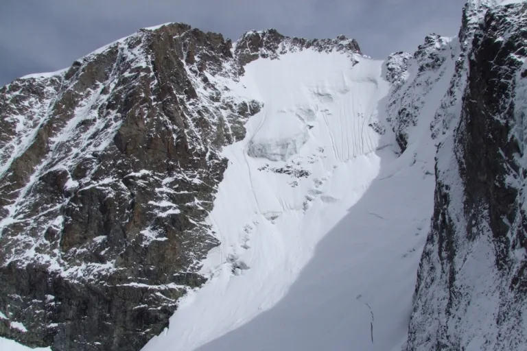 Samedan GR – 53-jähriger Alpinist stürzt 500 Meter in den Tod