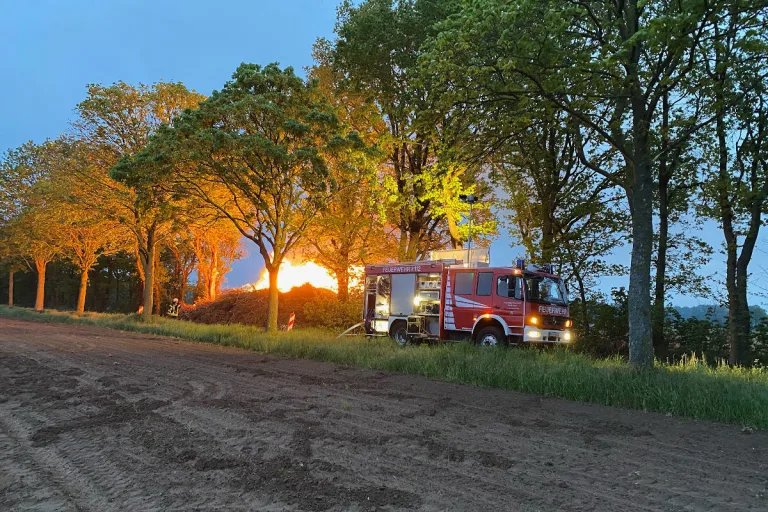 Goch-Kessel – 30 Kubikmeter Baumschnitt in Flammen