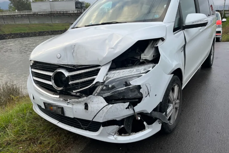 Bendern FL - Verkehrsunfall auf der Rheinbrücke