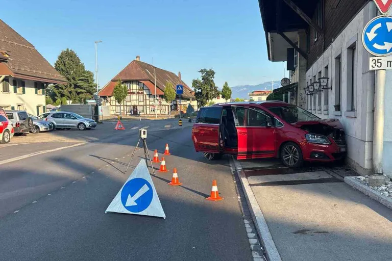 Subingen SO – Minderjähriger Lenker verursacht Unfall nach Flucht