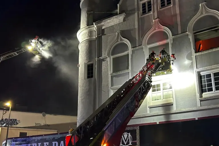 Recklinghausen – Großbrand in leerstehendem Gebäude