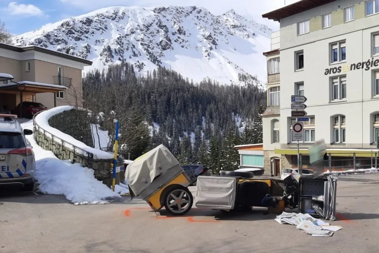 Arosa GR - Unfall beim Rückwärtsfahren verursacht