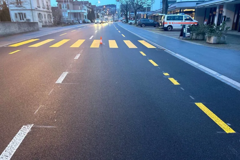 Wil SG - Kollision zwischen E-Scooter und Auto - Jugendlicher verletzt