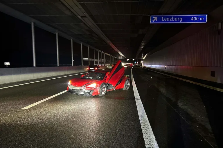 A1 / Lenzburg AG - Mit einem gemieteten Sportwagen verunfallt 
