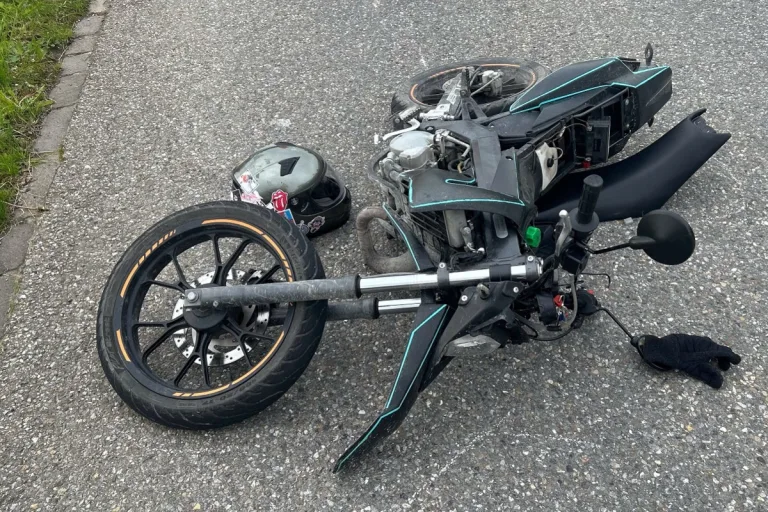 Benken SG -  Jugendliche verunfallt mit nicht eingelöstem Motorrad