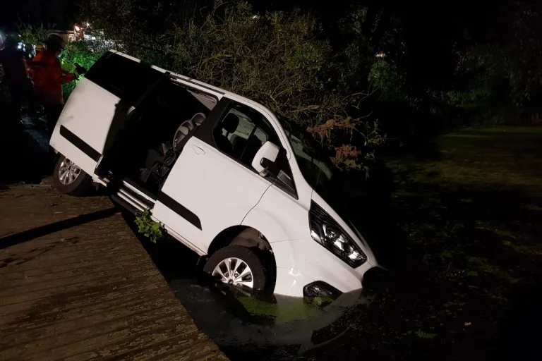 Schwarmstedt – Fahrzeug rollt in Leinehafen