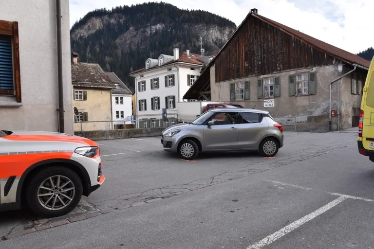 Unfall in Thusis GR - 90-jährige Fussgängerin übersehen